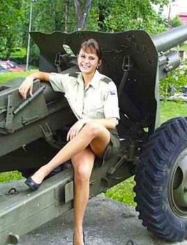 Фото жабы - military woman 00 (1).jpg
